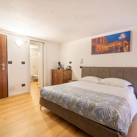 Aurelia Luxury - Piazza Delle Erbe Hotell Verona Exteriör bild
