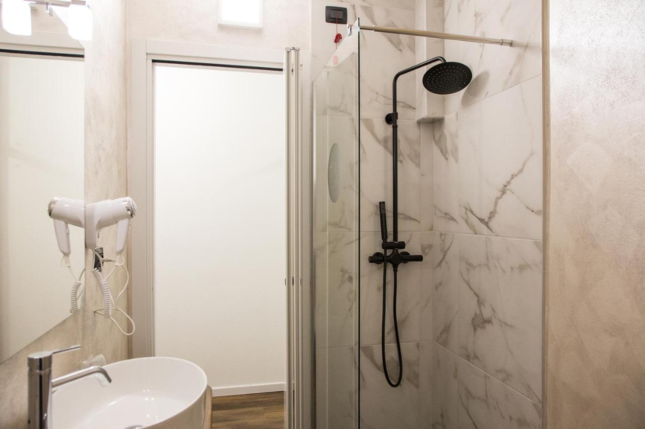 Aurelia Luxury - Piazza Delle Erbe Hotell Verona Exteriör bild