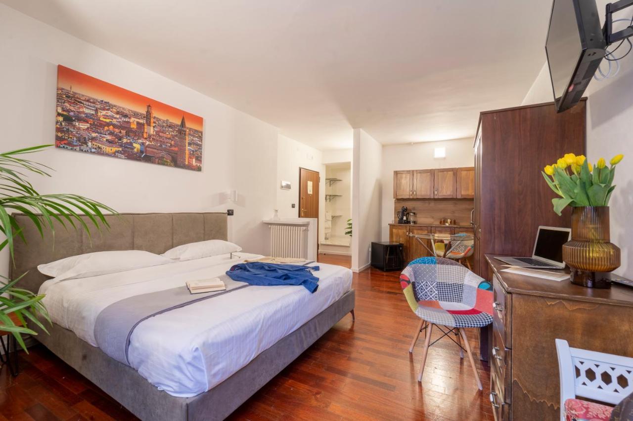 Aurelia Luxury - Piazza Delle Erbe Hotell Verona Exteriör bild