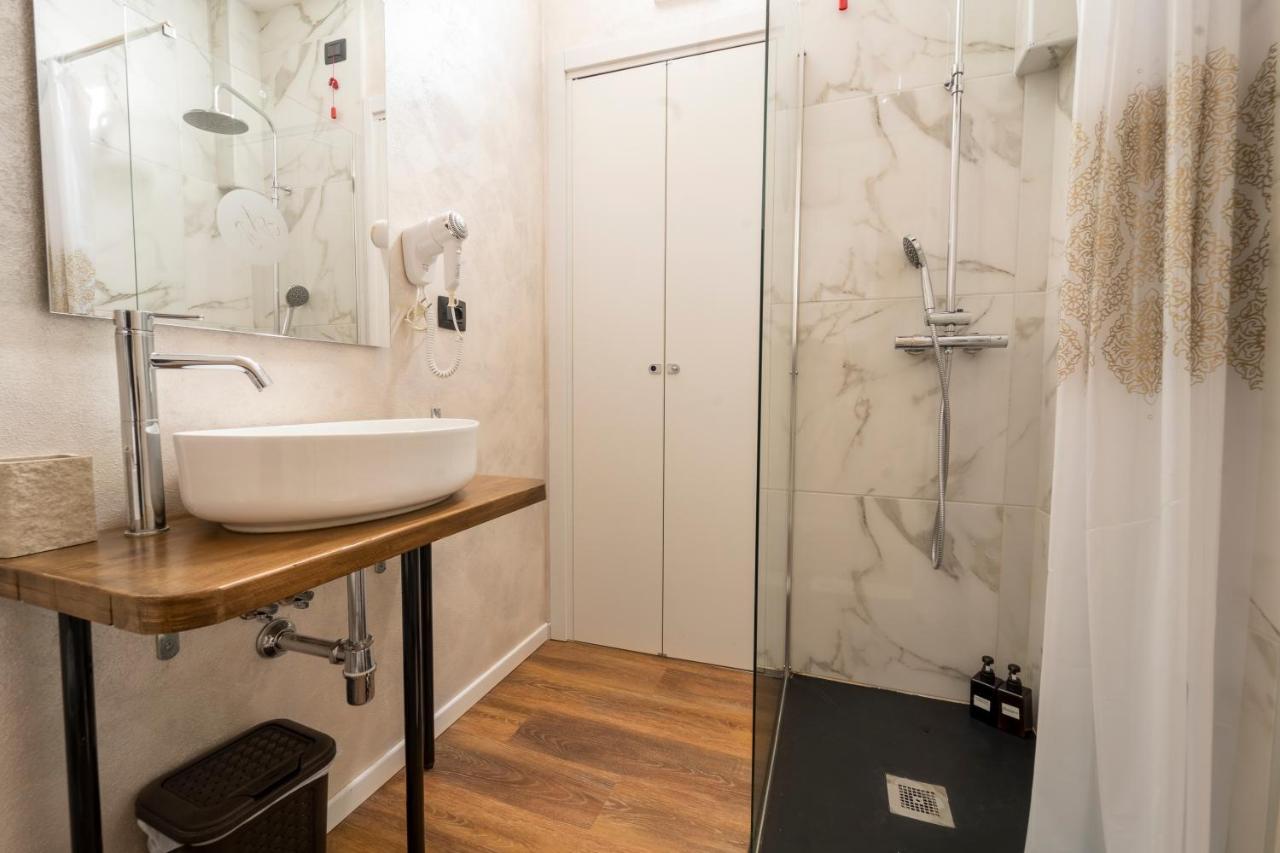 Aurelia Luxury - Piazza Delle Erbe Hotell Verona Exteriör bild