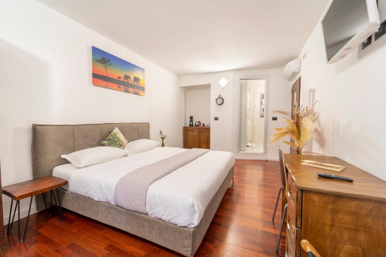 Aurelia Luxury - Piazza Delle Erbe Hotell Verona Exteriör bild