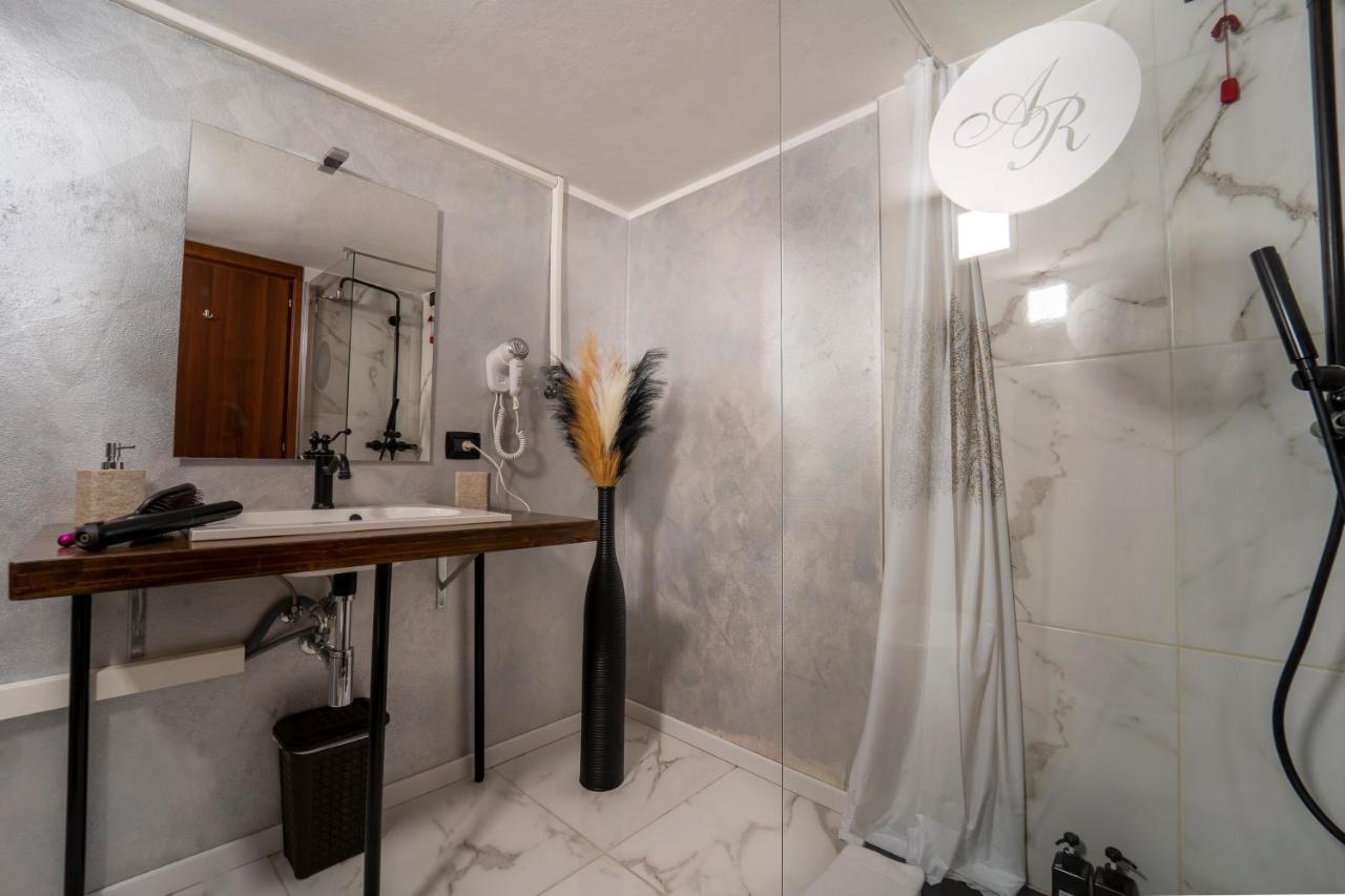 Aurelia Luxury - Piazza Delle Erbe Hotell Verona Exteriör bild